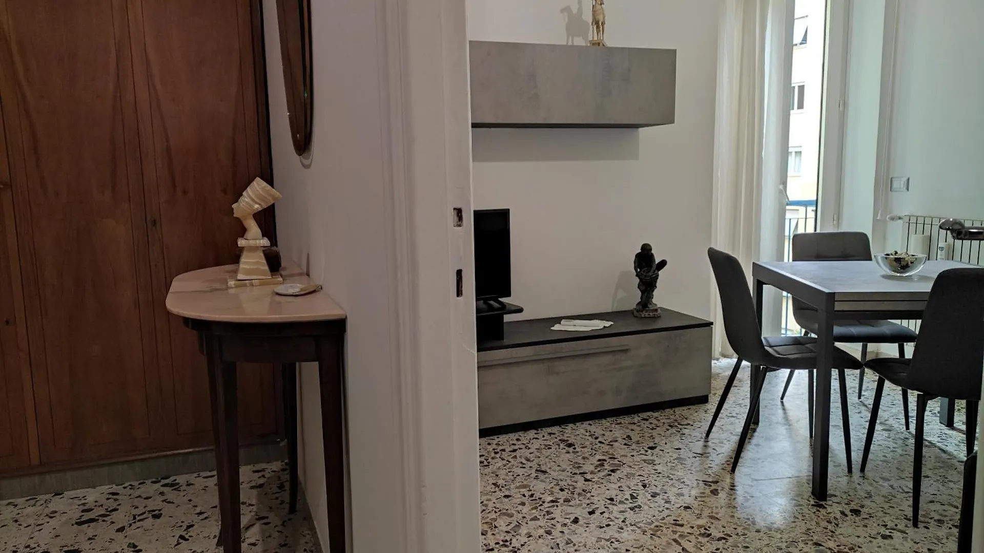 Silvia Apartment Rome 0*,